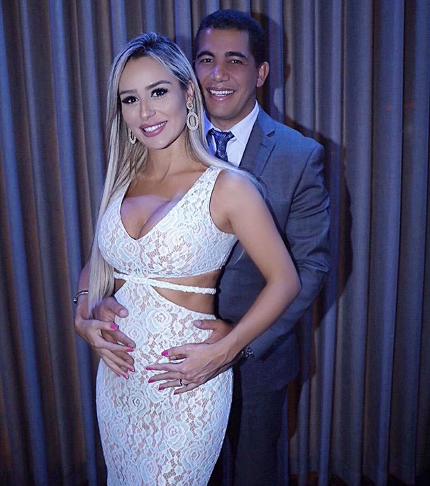 Letícia Santiago e o marido (Foto: Reprodução / Instagram)