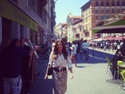 Giovanna Antonelli passeia sorridente em Nice 
