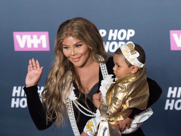 Lil&#39; Kim e a filha Royal Reign em premiação em Nova York, nos Estados Unidos (Foto: Bryan R. Smith/ AFP)