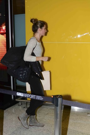 Gisele Bündchen em aeroporto de São Paulo (Foto: Leo Franco / AgNews)