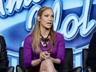 Jennifer Lopez exibe as pernas em coletiva de imprensa do ‘American Idol’