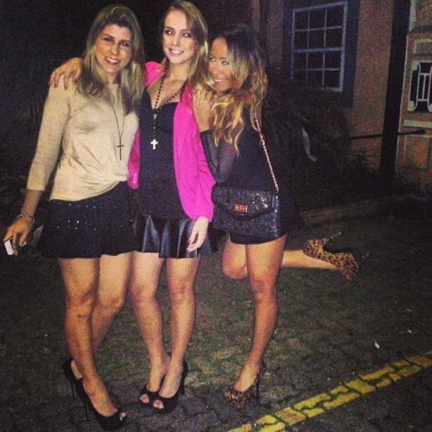 Rafaella Beckran, irmã de Neymar, com amigas (Foto: Instagram/ Reprodução)