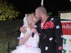 Ex-BBBs Fernando e Aline viram noivos em festa junina beneficente