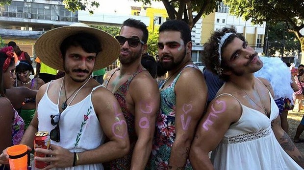 Caio Castro faz a festa de foliões no Rio (Foto: Instagram / Reprodução)