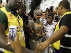 Anitta chega para desfile da Mocidade com forte esquema de segurança