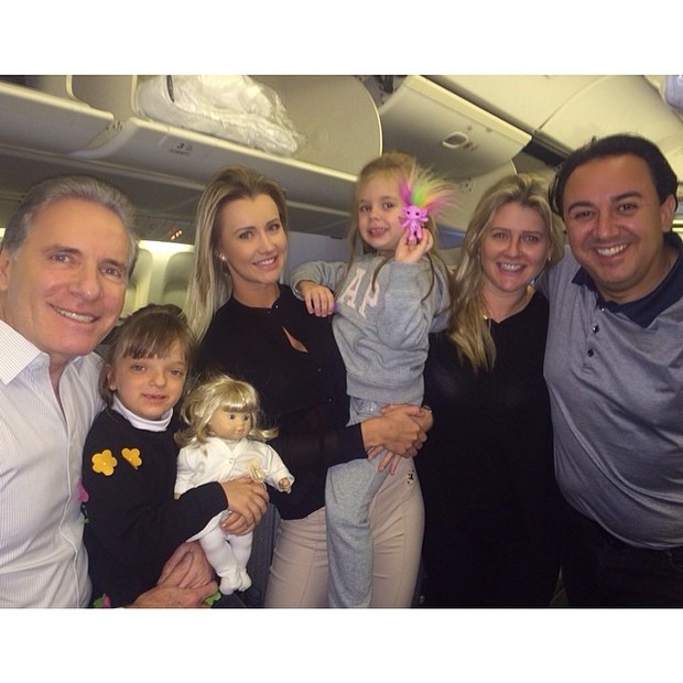 Roberto Justus e família (Foto: Reprodução/ Instagram)