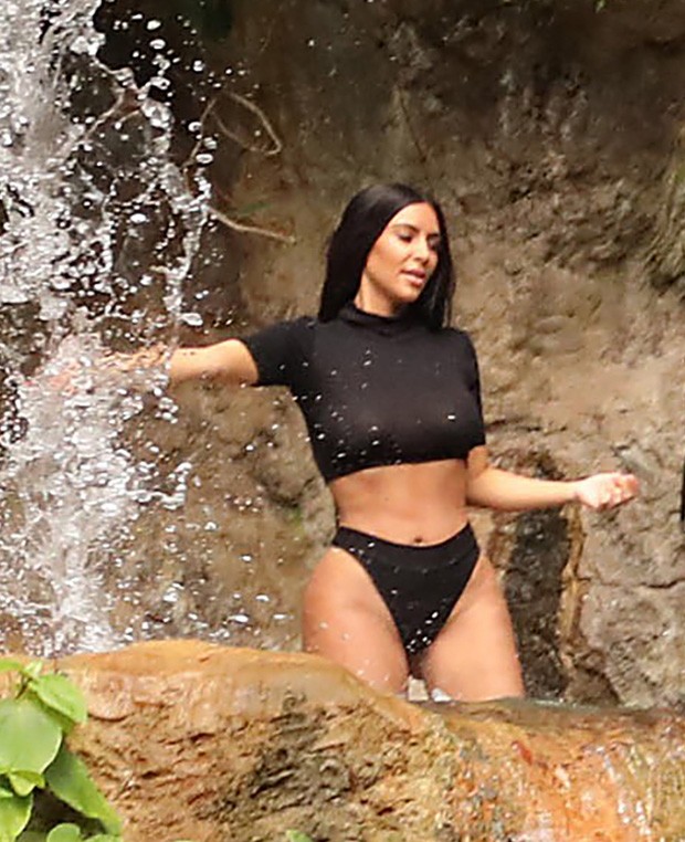 Kim Kardashian na Costa Rica (Foto: The Grosby Group / Agência)
