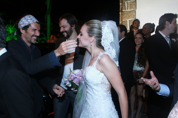 Ex-paquita Thalita Ribeiro se casa com Patrick de Oliveira  (Foto: Clayton Militão/ Foto Rio News)