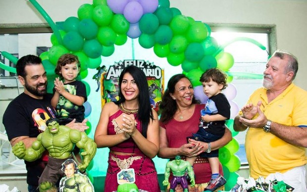 Priscila Pires e família (Foto: Divulgação / Bruh Teixeira Fotografia)