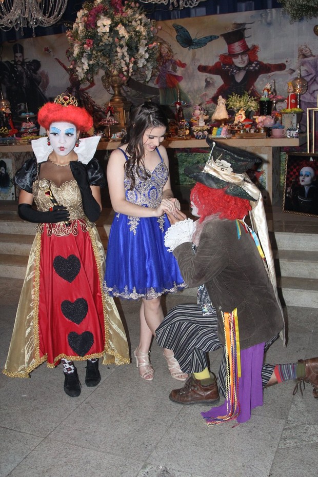 Alice no País das Maravilhas foi o tema da festa de Milena Melo (Foto: Agnews)