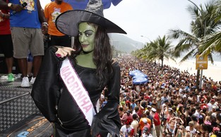 Juliana Paes  no Bloco da Favorita, em Sao Conrado (Foto: Felipe Panfili/ Ag. News)
