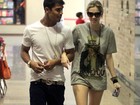 Sophia Abrahão e Micael Borges passeiam em shopping no Rio 