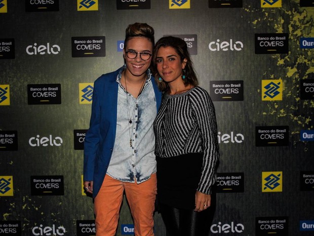 Maria Gadú e a namorada, Lua Leça, em show em São Paulo (Foto: Cláudio Augusto/ Foto Rio News)