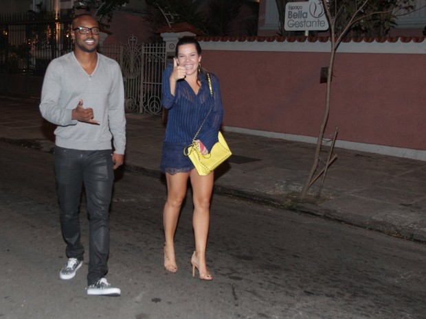 Thiaguinho e Fernanda Souza em restaurante na Zona Sul do Rio (Foto: Marcello Sá Barretto/ Ag. News)