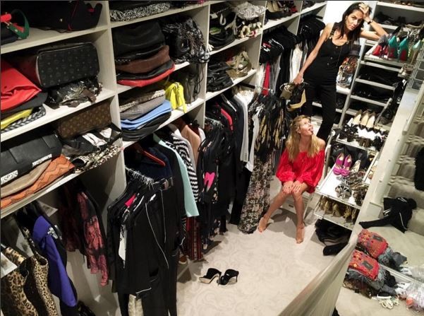Heidi Klum mosta seu closet com roupas grifadas (Foto: Reprodução do Instagram)