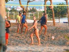 Romário curte praia com a namorada, Dixie Pratt, no Rio de Janeiro 