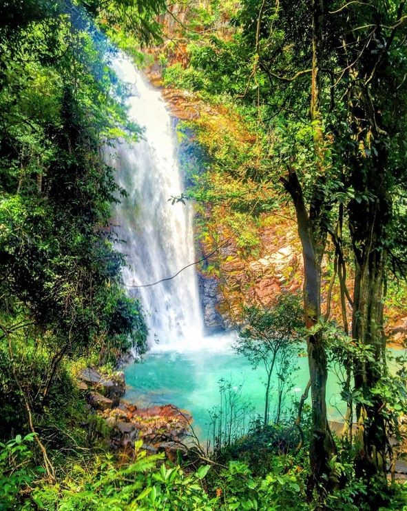 Cachoeira da região de Nobres (Foto: Reprodução/Instagram)