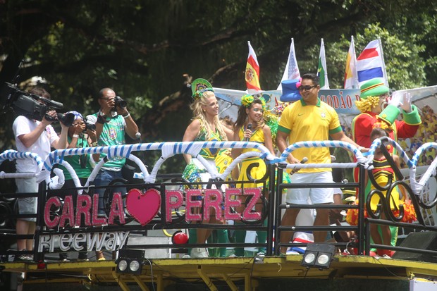 Carla Perez, Xanddy e Patati Patatá no carnaval de Salvador (Foto: Divulgação / Fred Pontes)