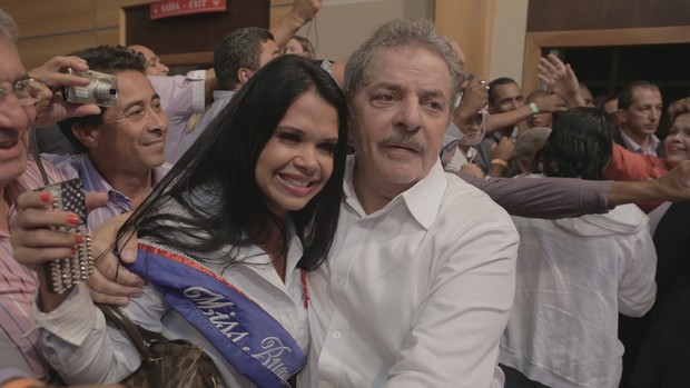 Milena Santos, vencedora da edição do Miss Bumbum USA encontra Lula (Foto: Divulgação)