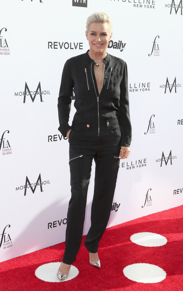 Yolanda Hadid no Los Angeles Fashion Awards (Foto: AFP)