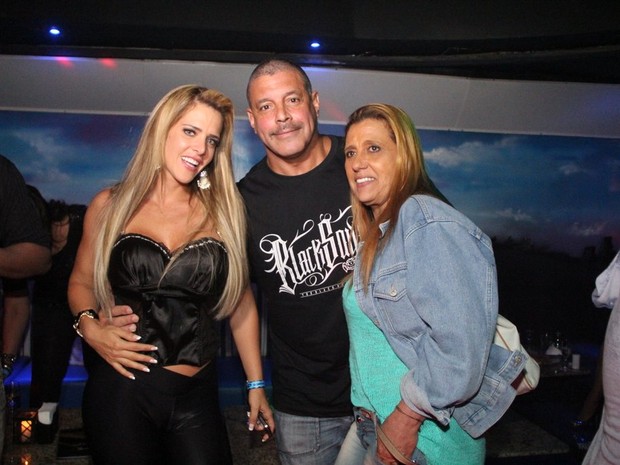 Denise Rocha, Alexandre Frota e Rita Cadillac em São Paulo (Foto: Rodrigo dos Anjos/ Ag. News)