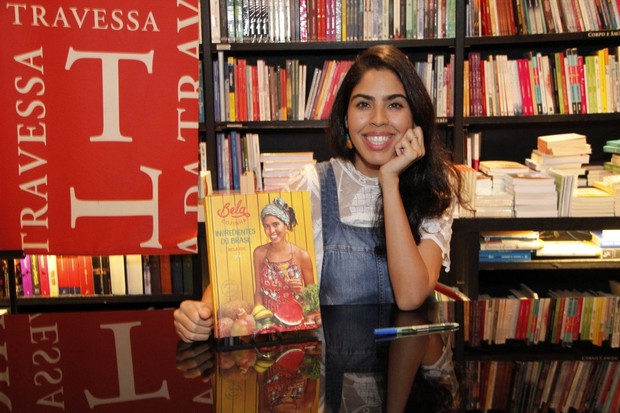 Lançamento do livro de Bela Gil na Saraiva do Shopping Leblon (Foto: Marcos Ferreira / Brazil News)
