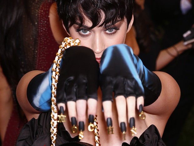 Katy Perry no baile de gala do MET, em Nova York (Foto: Reuters)