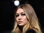 Gigi Hadid lidera time de tops em desfile da Atelier Versace em Paris