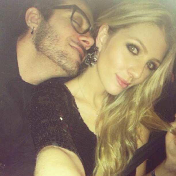 Ex-BBB Max Porto com a namorada, Ariane Cerqueira (Foto: Instagram/ Reprodução)