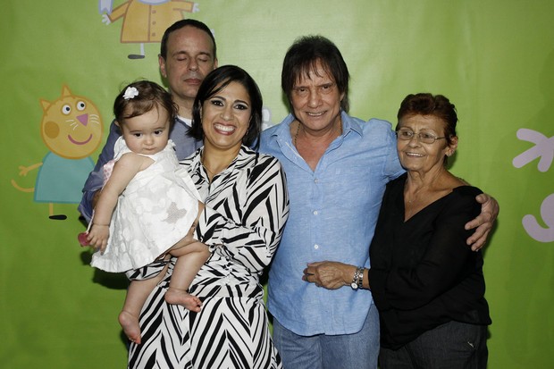 Roberto Carlos e família no aniversário da Laura Braga (Foto: Reprodução / Instagram)