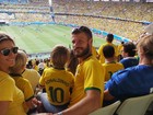 Famosos marcam presença em estádio no segundo jogo da seleção brasileira