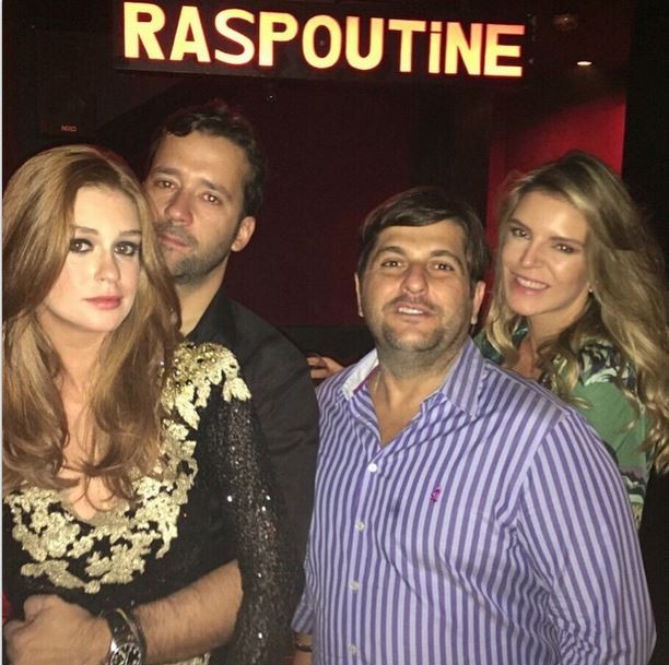 Marina Ruy Barbosa com o namorado Caio Nabuco e amigos (Foto: Instagram)