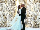 Casamento de Kim Kardashian teve banheiro de ouro, diz jornal
