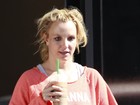 Depois de unhas descascadas, Britney Spears surge descabelada
