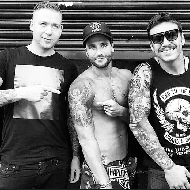 Sem camisa, Bruno Gagliasso exibe sua 13ª tatuagem (Foto: Instagram/ Reprodução)