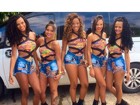 Meninas do Bonde das Maravilhas posam de shortinho antes de show