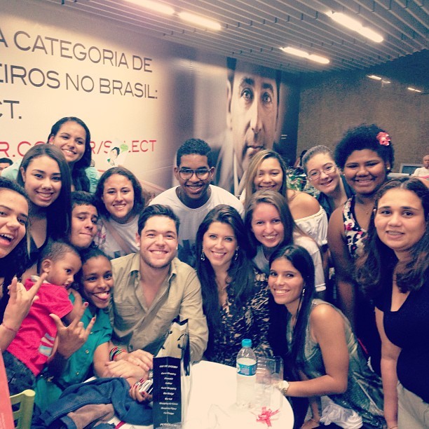 Andressa e Nasser encontram fãs no Rio (Foto: Reprodução/ Instagram)