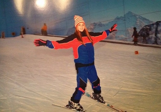 Catarina Migliorini esquia em shopping de Dubai (Foto: Divulgação)