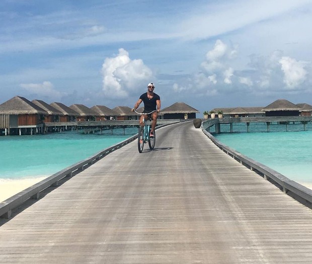 Marido de Talula Pascoli, Zinho Alves, no resort em que eles estão nas Ilhas Maldivas (Foto: Reprodução/Instagram)