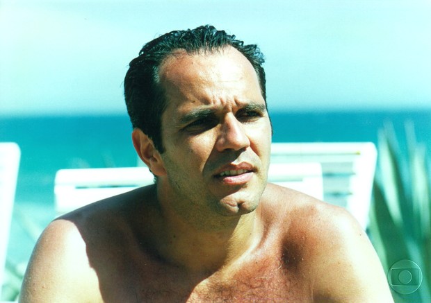Humberto Martins descamisado na novela Corpo Dourado (Foto: CEDOC)