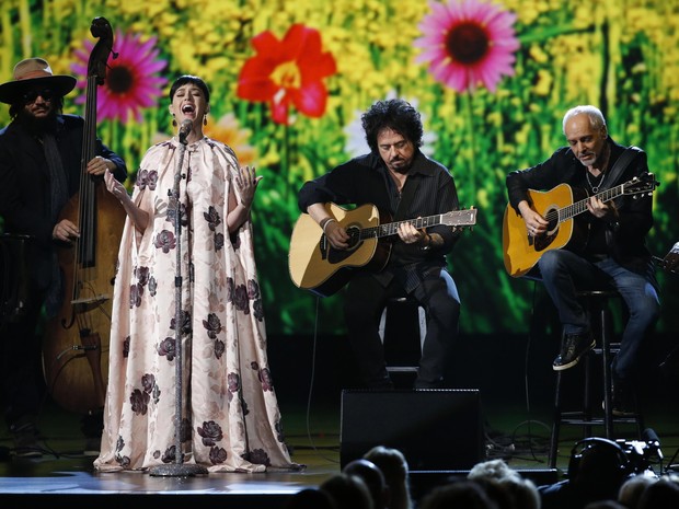 Katy Perry canta em evento em homenagem aos Beatles em Los Angeles, nos Estados Unidos (Foto: Mario Anzuoni/ Reuters)