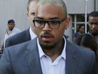 Chris Brown aceita acordo e se declara culpado de agressão, diz site