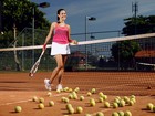 Karen Coelho conta o segredo da barriga chapada: 'Raquetadas de tênis'