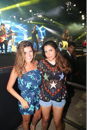 Fernanda Paes Leme e Marina Morena em show em Salvador, na Bahia (Foto: Fred Pontes/ Divulgação)