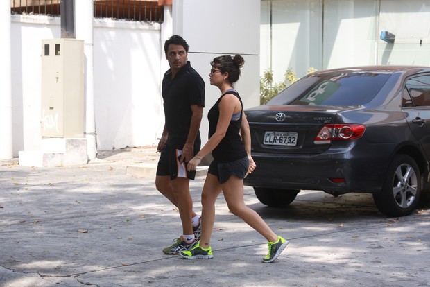 Vanessa Giácomo saindo da academia no RJ (Foto: Dilson Silva / Agnews)