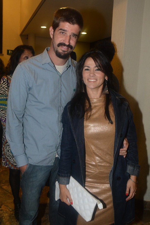 Suzana Alves e o marido na sessão para convidados da peça Meu Deus (Foto: Caio Duran / AgNews)