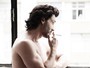 Marcelo Schmidt, de 'Amor à vida', deixa timidez de lado e posa nu