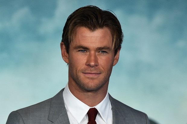 EGO - Chris Hemsworth posa com os irmãos em tapete vermelho