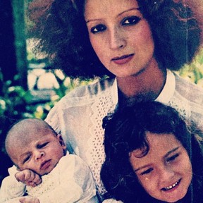 Betty Lago com os filhos (Foto: Reprodução/Instagram)