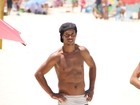 Ronaldinho Gaúcho joga futevôlei em praia do Rio e faz a festa de fãs